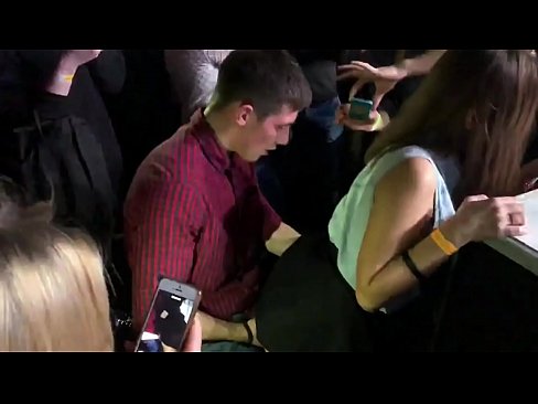 ❤️ Sesso reale in un nightclub russo. Ragazza russa di 18 anni nell'ano e nella vagina scopata in un nightclub Video di sessoal it.dickies-shop.ru ❌️